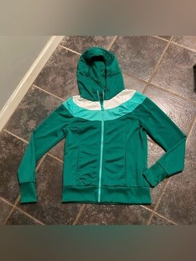 Vintage Puma Women’s Teal and White Hooded Zip Bomber Jacket Size L